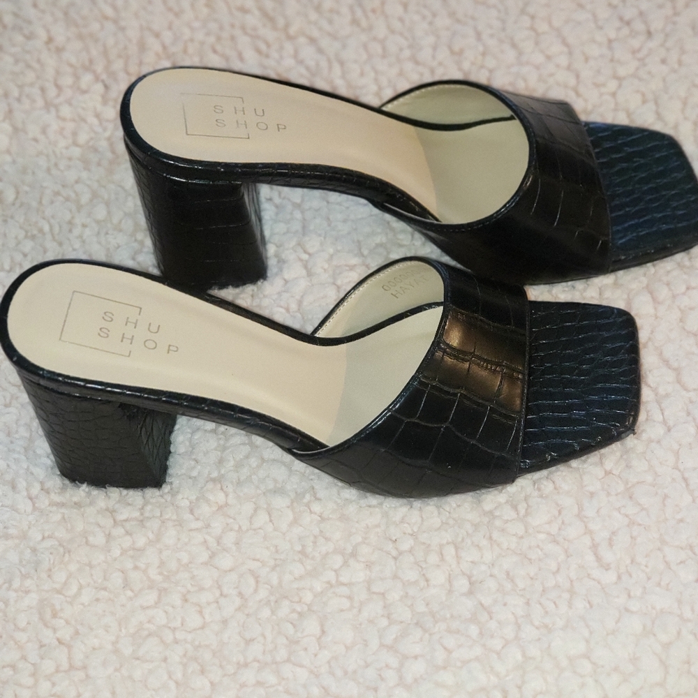 Shushop black sandal size 8.5
